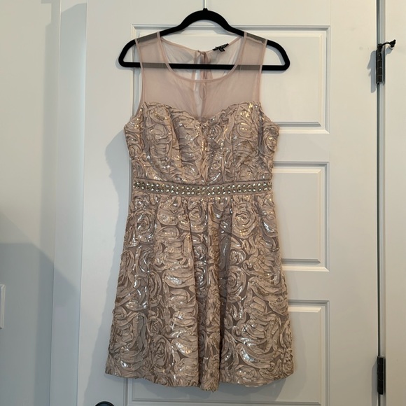 Champagne color Dress - Picture 1 of 3